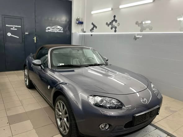 Mazda MX-5 autóüveg fóliázás – SunCover Győr