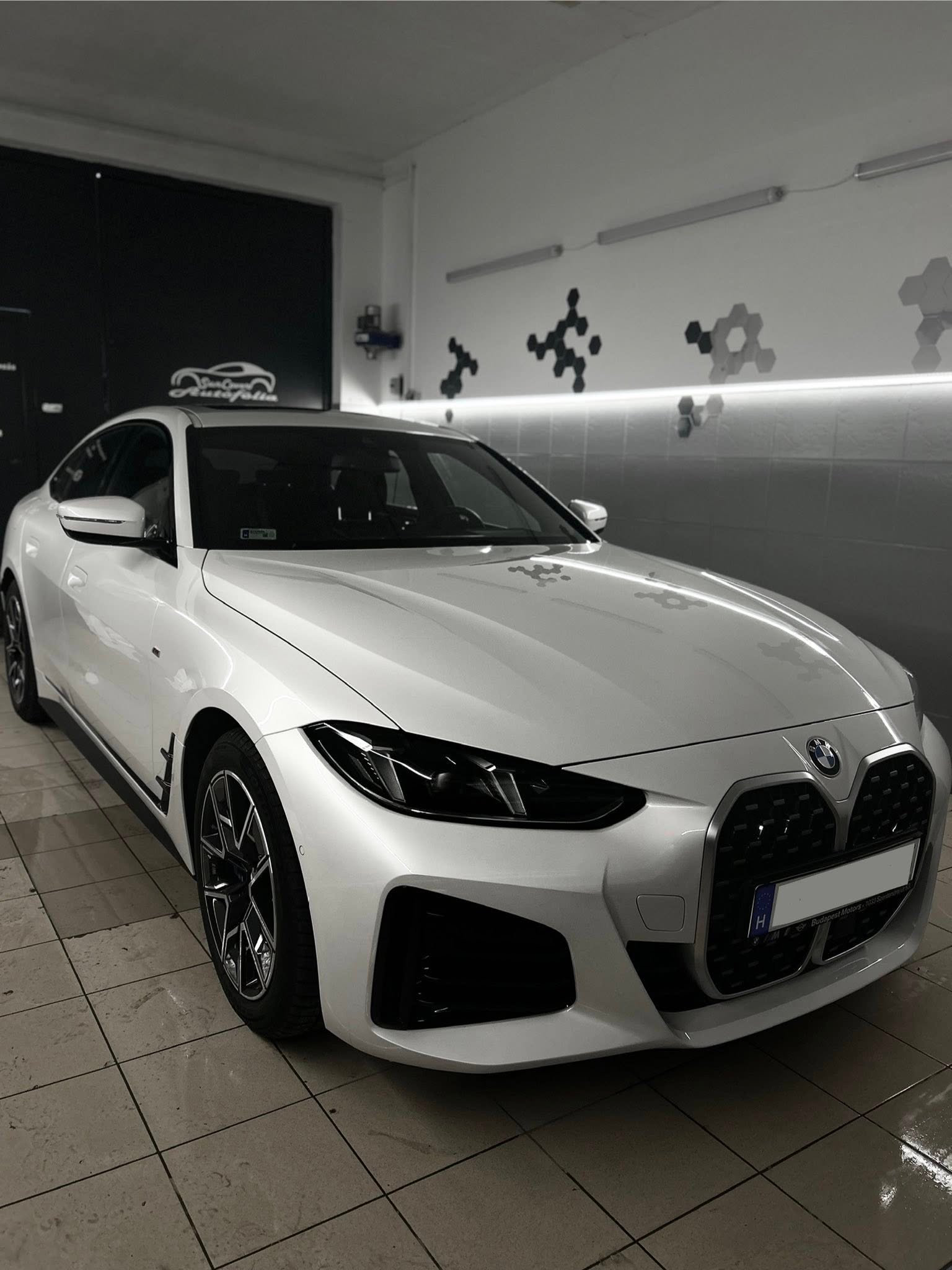BMW 4 Gran Coupé autóüveg fóliázás – SunCover Győr