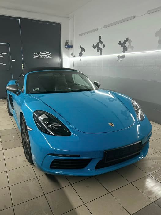 Porsche 718 Boxster autóüveg fóliázás – SunCover Győr